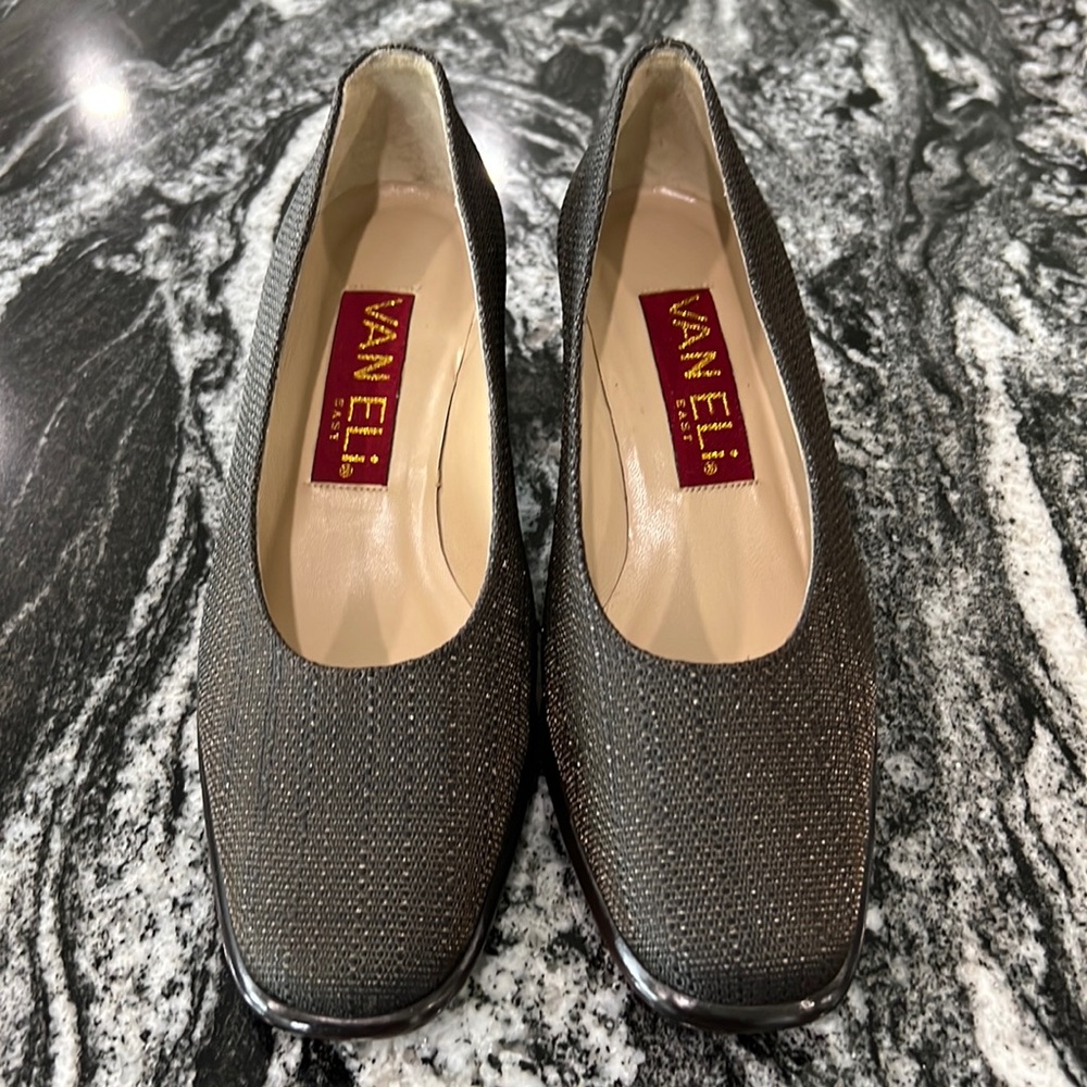 VAN ELi EAST Heels
